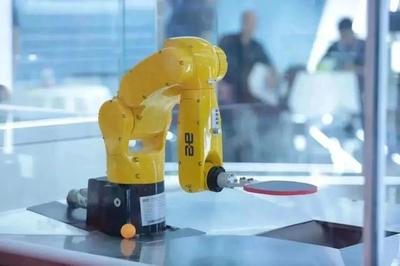 北京國企亮相機(jī)器人大會(huì)，以顛球、釀酒、造家電展現(xiàn)智能機(jī)器人研發(fā)實(shí)力